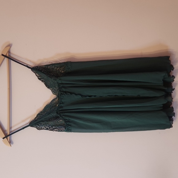 VGT VICTORIA’S SECRET Forest Green Lace Trim Chemise, size M - Picture 5 of 10